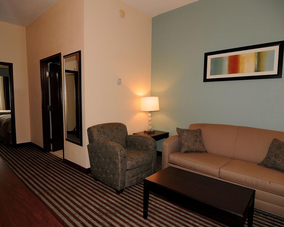 Comfort Inn & Suites Grenada Exterior photo
